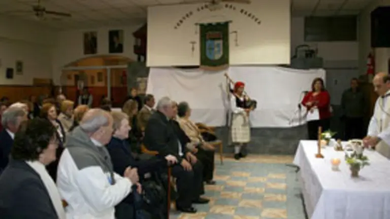  Misa por los socios fallecidos del Centro Cangas del Narcea, en el marco de la celebraci&oacute;n de la fiesta patronal del Carmen.