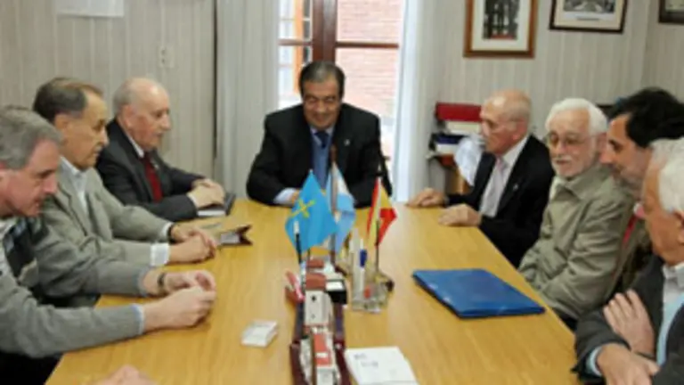  El presidente del Principado mantuvo una reuni&oacute;n con la directiva del Club Tinetense.