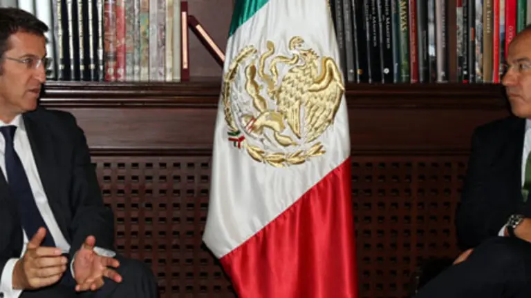 Alberto N&uacute;&ntilde;ez Feij&oacute;o y Felipe Calder&oacute;n, durante el encuentro que mantuvieron en la capital mexicana. 