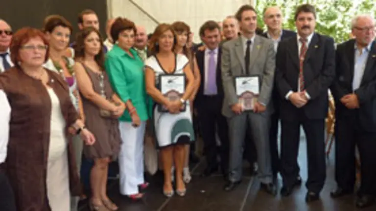  Beatriz Mato &ndash;en el centro-, junto a asistentes al D&iacute;a de Galicia en Euskadi.