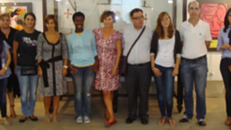  El subdirector xeral de Inmigraci&oacute;n e do Retorno, Antonio Aguar&oacute;n &ndash;4&ordm; por la dcha.&ndash;, durante la inauguraci&oacute;n.