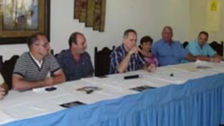  Parte de la nueva Junta Directiva del CGPLC.