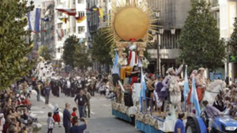 La carroza de Argentina volvi&oacute; a recorrer las calles de Oviedo. No lo hac&iacute;a desde 1957.