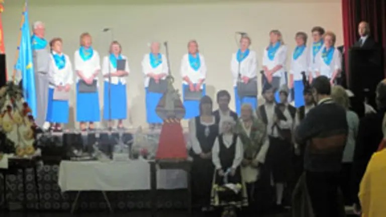  Actuaci&oacute;n del Coro que dirige el maestro Hugo Cambiaso.