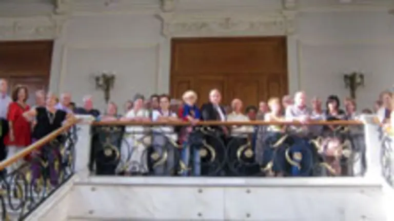  El presidente, José María Fernández, posando junto a los miembros de la Casa de Palencia en Cantabria.