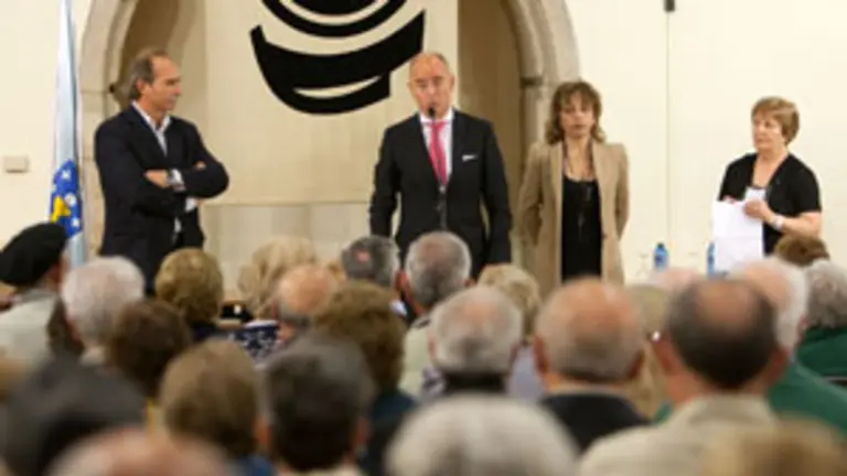 Santiago Camba se dirige a los asistentes al acto.