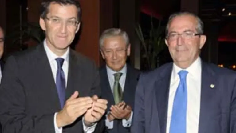  Alberto N&uacute;&ntilde;ez Feij&oacute;o, Fernando &Oacute;nega y Francisco Cal, durante el homenaje en el restaurante del Teatro Real.