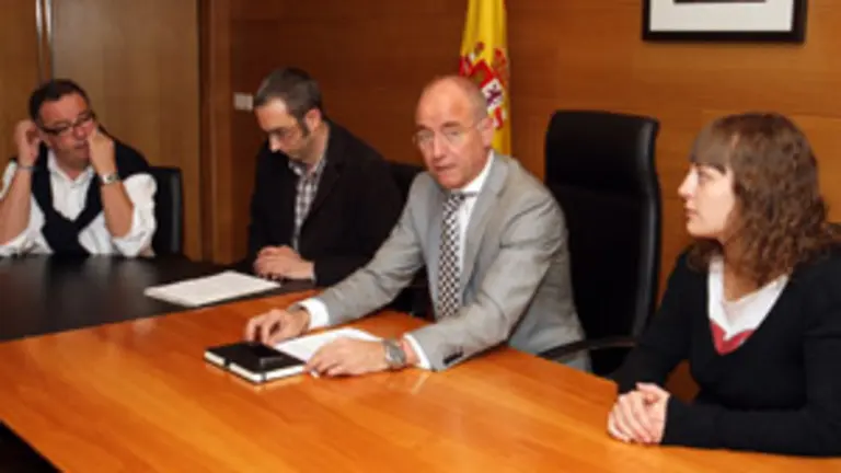 Antonio Aguar&oacute;n, Francisco Hurtado, Santiago Camba y Olalla Crespo, durante la presentaci&oacute;n. 
