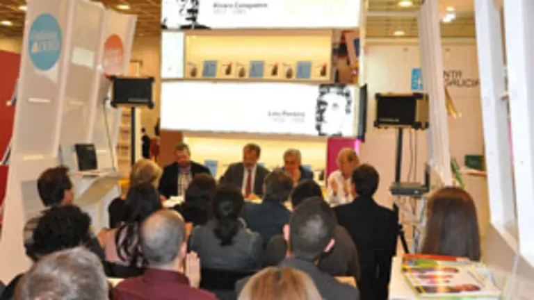  El conselleiro, durante la presentaci&oacute;n de los dos primeros t&iacute;tulos de la colecci&oacute;n &lsquo;Galician Classics&rsquo;.