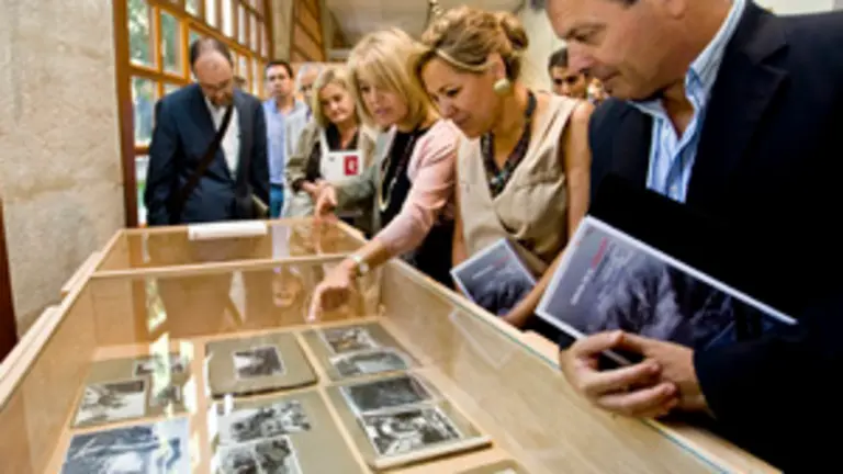  La alcaldesa de Zamora, Rosa Valdeón, durante la inauguración de la exposición.