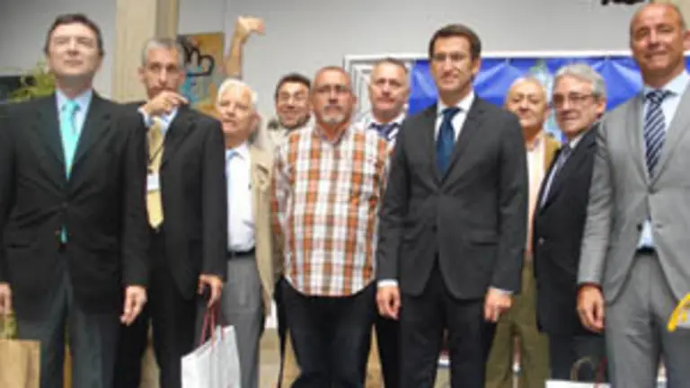  N&uacute;&ntilde;ez Feij&oacute;o y Santiago Camba, con miembros de la Comisi&oacute;n Delegada celebrada en agosto de 2010.