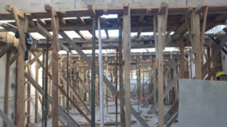 Obras de construcción de la sala de multimedia. 