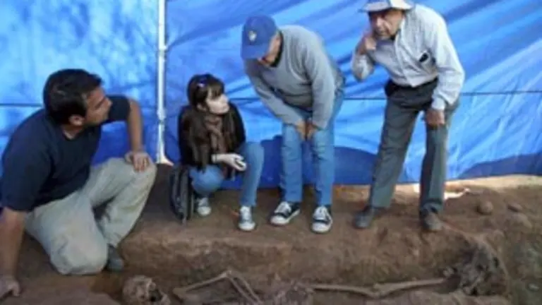  Exhumación de los restos de Antonio Fernández González ‘El Cesterín’ en Villanueva de Valdueza (León).