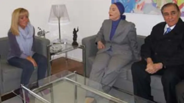  Isabel Carrasco y Alicia Alonso, en un momento del encuentro. 