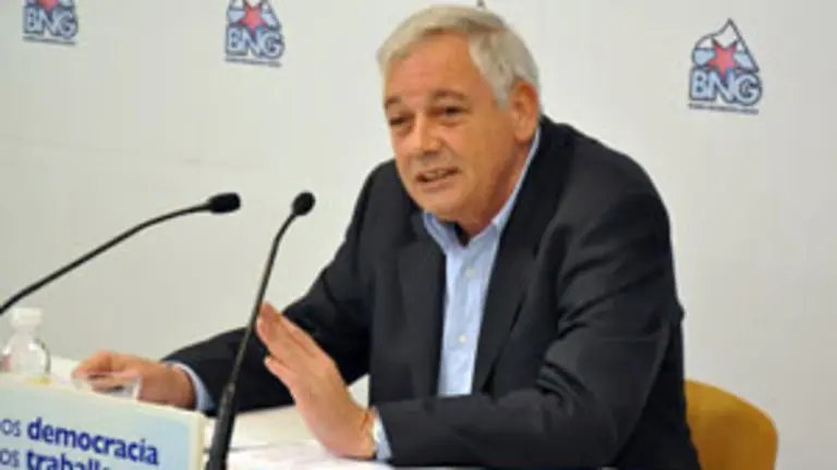  Guillerme V&aacute;zquez en la rueda de prensa que ofreci&oacute; sobre el voto emigrante. 