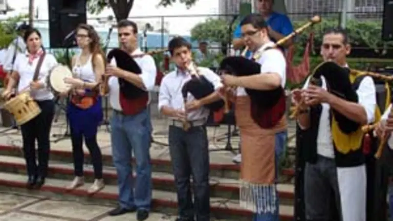  Gaitas &lsquo;Cachafeiro&rsquo; toca una &lsquo;xota&rsquo;.