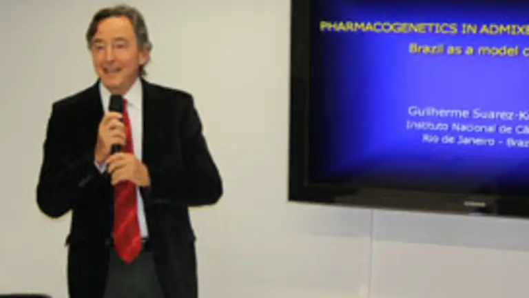  Guilherme Suarez-Kurtz, durante su exposición.