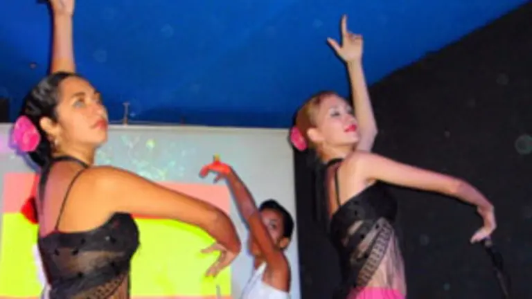  El cuerpo de baile de la Colonia Salmantina en Cuba.