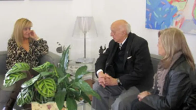  Isabel Carrasco, con Marcos Franco, del Centro Maragato del Val de San Lorenzo en Buenos Aires.