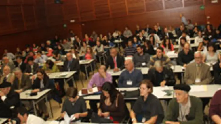  Parte de los asistentes al V Congreso de Comunidades Vascas celebrado en San Sebastián.