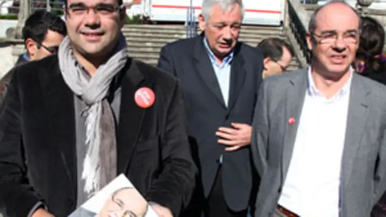  Jorquera &ndash;1&ordm; por la dcha&ndash;, en un acto junto a otros l&iacute;deres del BNG.