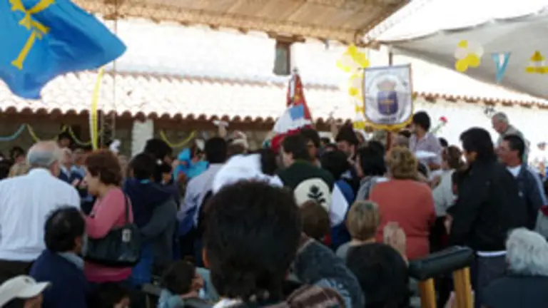  La imagen de la Virgen de Covadonga, en un moment de la procesi&oacute;n.