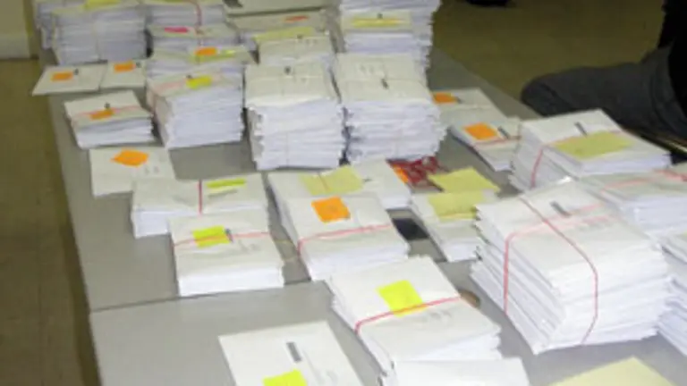  Sobres de votaci&oacute;n de los residentes en el exterior.