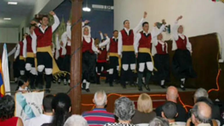  El grupo de baile &lsquo;Ponte Pedri&ntilde;a&rsquo; tuvo actuaciones excelentes durante la velada.