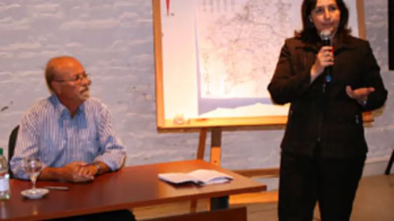  La presidenta del Patronato, Ana Lorenzo, presenta a Xos&eacute; Monterroso.