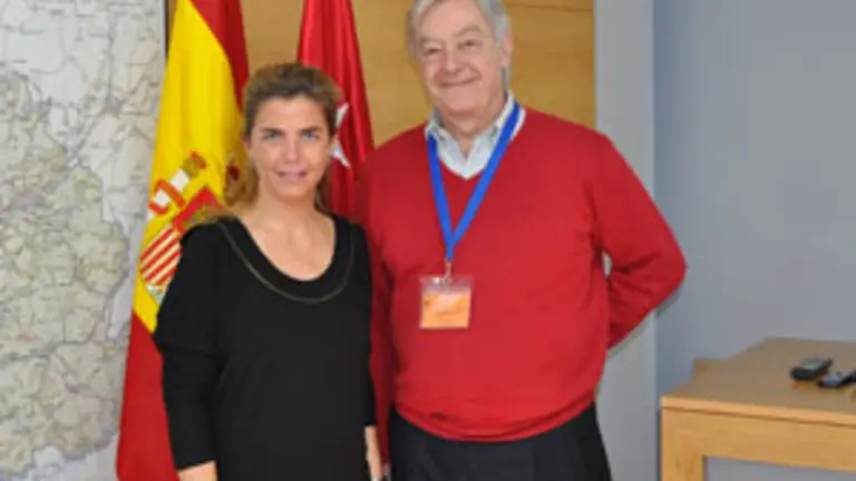  Victoria Cristóbal y Juan Llopis, en la sede de la AME. 