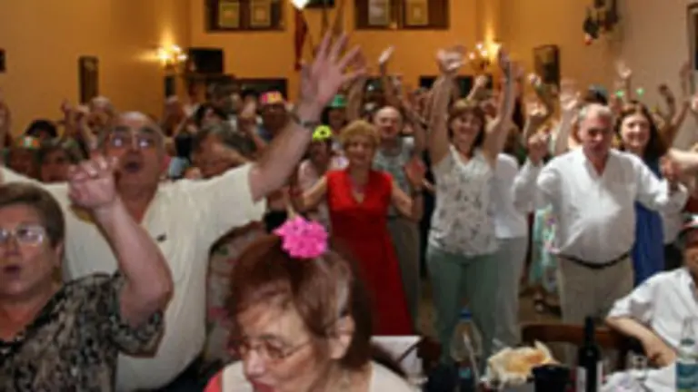 Los socios se animaron con el baile durante la celebraci&oacute;n festiva que tuvo lugar el pasado 18 de diciembre.