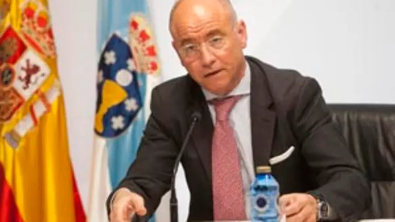  Santiago Camba, durante la presentaci&oacute;n del 'Bar&oacute;metro da Inmigraci&oacute;n'.