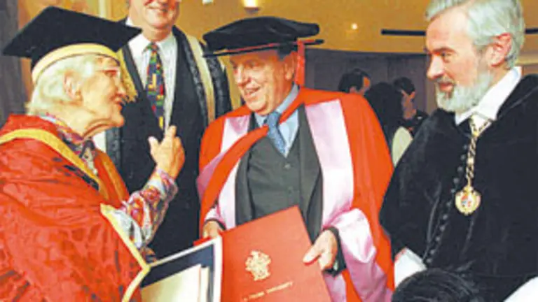  Fraga fue nombrado doctor &lsquo;honoris causa&rsquo; por la Universidad de La Trobe.