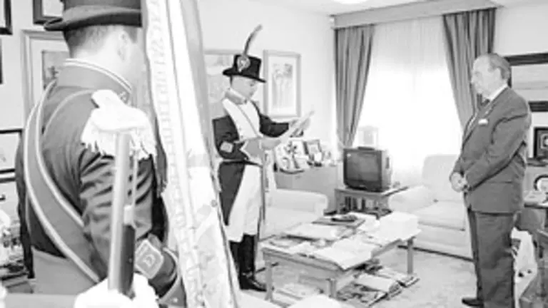  Manuel Fraga recibi&oacute; a los m&aacute;ximos representantes del Tercio de Gallegos en su despacho.