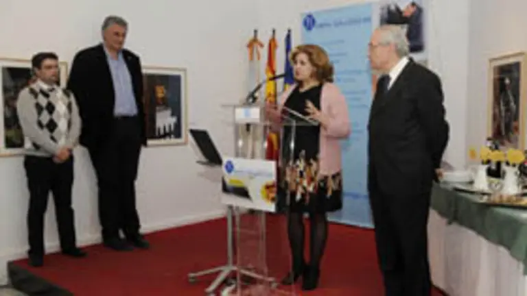  Mar&iacute;a Luisa Cid, durante su intervenci&oacute;n en la Casa de Galicia.