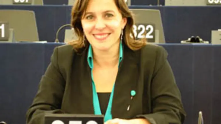  Ana Miranda, en la C&aacute;mara europea, tras recoger su acta como eurodiputada. 