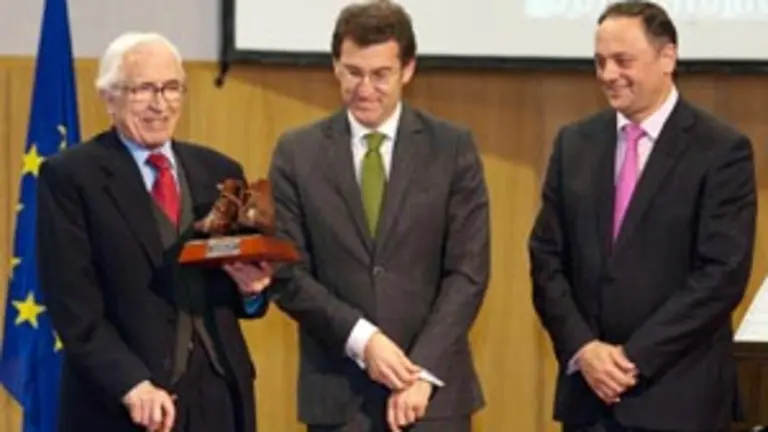 El presidente Feij&oacute;o y Neira Vilas, en un momento del homenaje.