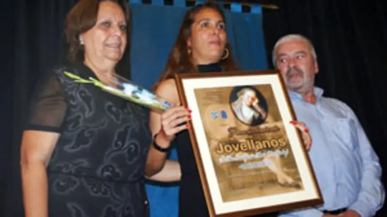  Odalys Torres recibi&oacute; el premio.