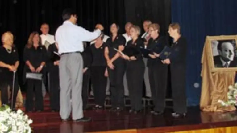  La Coral &lsquo;Aires Galegos&rsquo;, durante el homenaje p&oacute;stumo a Manuel Fraga.