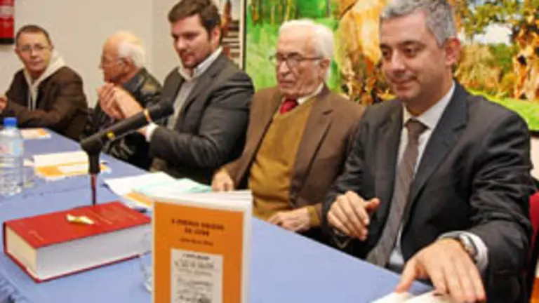  Un momento de la presentaci&oacute;n del libro. 
