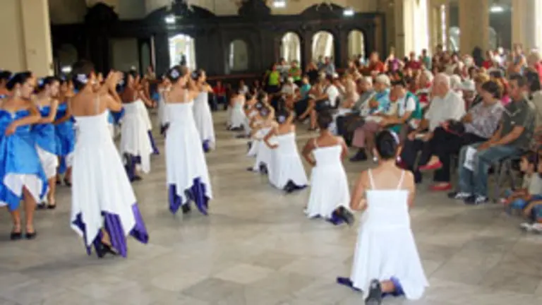 Una de los bailes de la fiesta por los 95 a&ntilde;os de la instituci&oacute;n. 