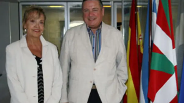 Elvira Cortajarena y Julián Celaya. 