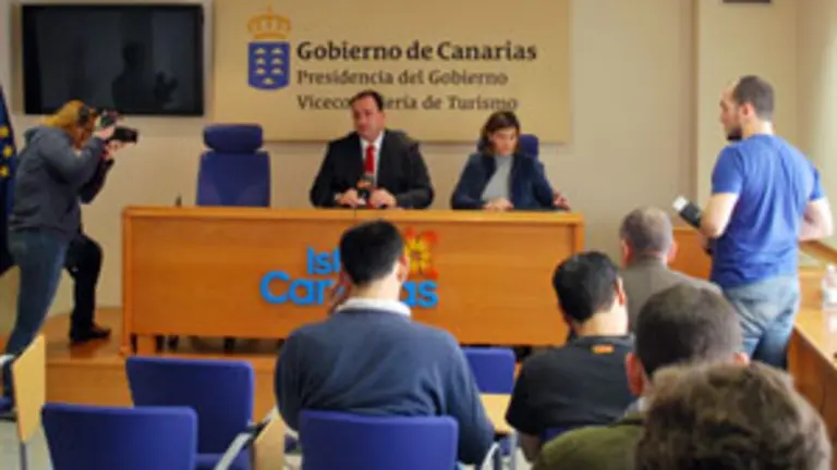  Ricardo Fernández de la Puente Armas y María Méndez, durante la presentación del pabellón en la ITB de Berlín.