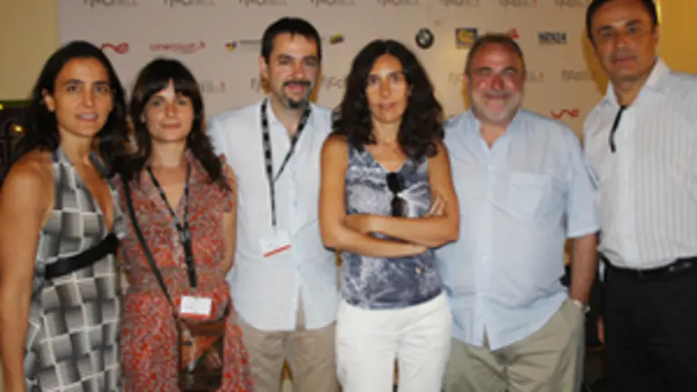 Iñaki Martínez -a la dcha.- y Mikel Olaciregui -2º por la dcha.- durante la celebración del Festival.