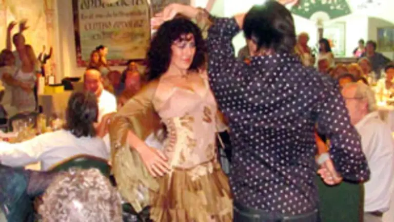 B&aacute;rbara Tompson, en un momento del baile social.