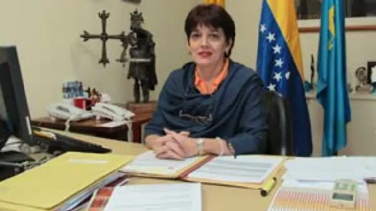  Ana Gloria Somoano Iglesias, nueva presidenta del Centro Asturiano de Caracas.