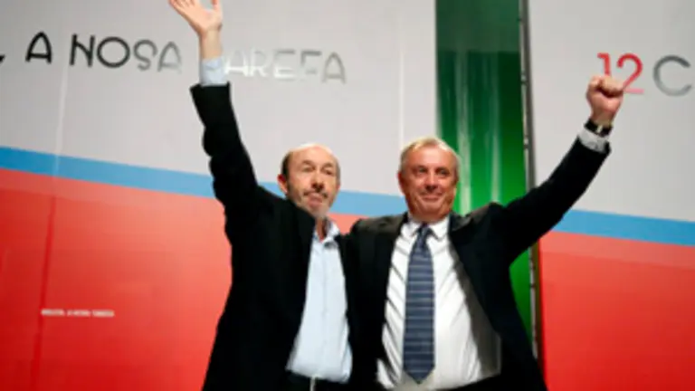  Pachi V&aacute;zquez y Alfredo P&eacute;rez Rubalcaba, en la clausura del congreso de los socialistas gallegos.