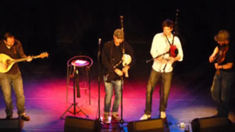  Un momento del concierto de Anxo Lorenzo. 