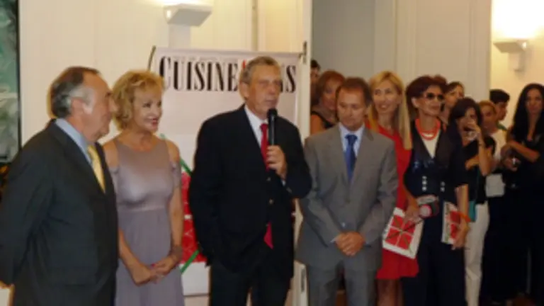 El embajador, Rafael Estrella, durante su intervención en el acto. 