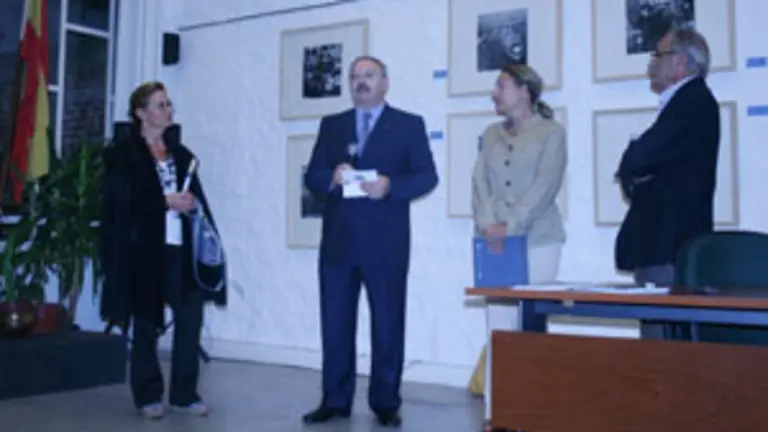 Ram&oacute;n Villares fue el encargado de inaugurar la muestra. 